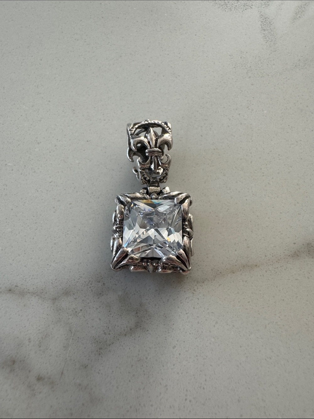 Silpada 925 Sterling Silver CZ Uptown Filigree Fleur de Lis Pendant S0979